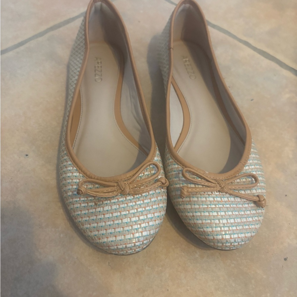 Fezzo Women's Tan and Cream Loafers